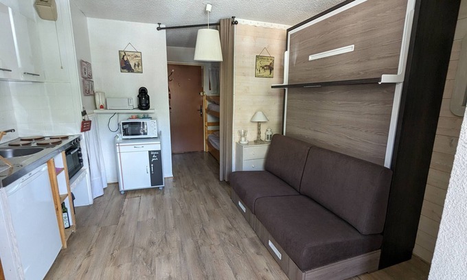 Valloire Apartment | Cozy Studio with Balcony for 3 - Close to Ski Lifts and Shops in Valloire