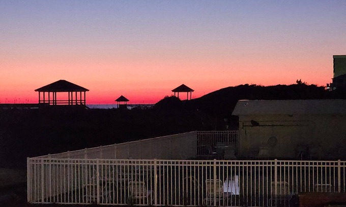 Atlantic Beach Apartment | Cozy studio with AC, WiFi, and pool - just steps from the beach