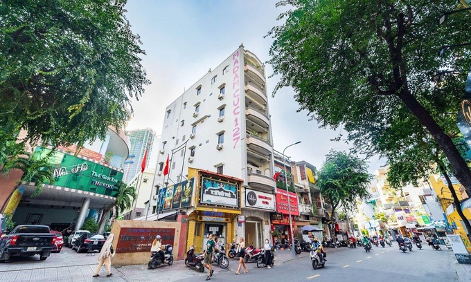 Downtown Ho Chi Minh City House | Cozy & Stylish Getaway in Heart of Vietnam