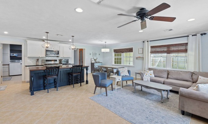 Sulphur House | Cozy Sulphur Getaway, Pool & Basketball Court