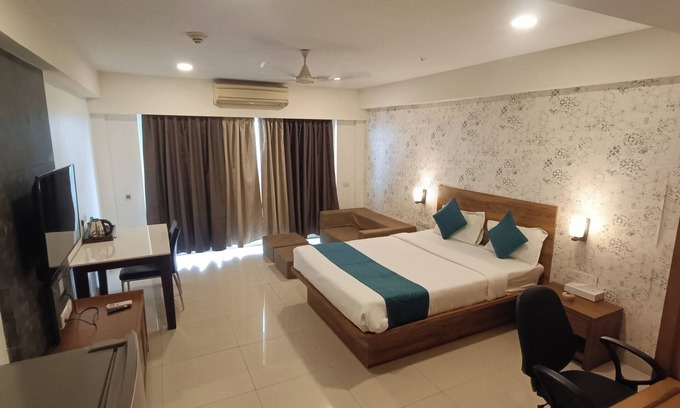 Rajarhat Apartment | Cozy Super Deluxe Studio with Full Kitchen