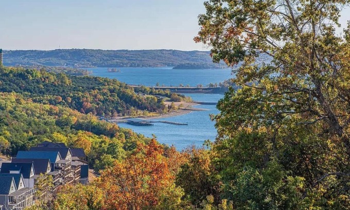 Table Rock House | Cozy Table Rock Lake Home w Hot Tub & Game Room