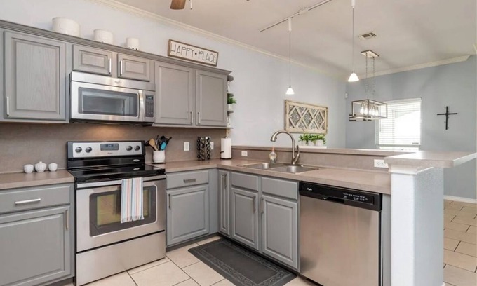 Corpus Christi House | Cozy townhome near Whitecap Beach located at Village on the Greens.