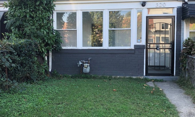 Benning House | Cozy townhome with 2 bedrooms, Off-Street Parking & WiFi in Washington, DC