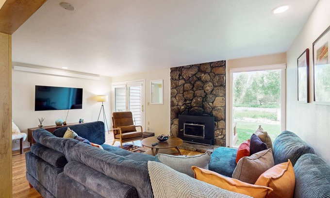 Jackson Hole House | Cozy townhome with fireplace, deck, WIFI, mountain views, great location