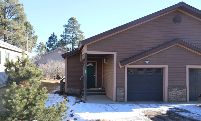 Pagosa Springs House | Cozy Townhouse in Uptown Pagosa Near Golf Course