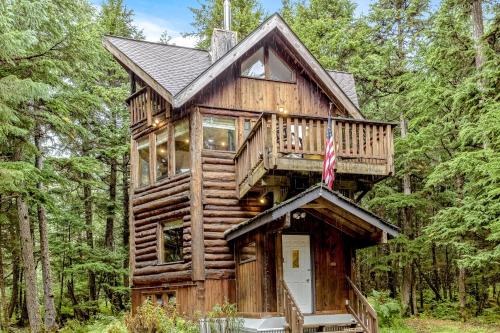 Girdwood House | Cozy Tree & Ski House