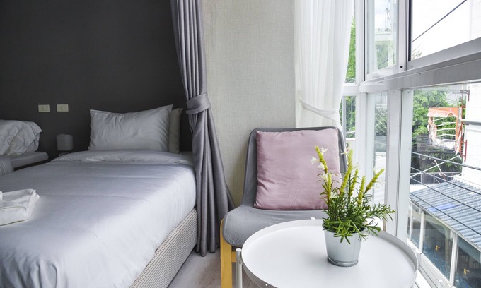 Ratchadaphisek Apartment | Cozy twin room close to Ratchada train market and MRT-Huai Khwang | 301