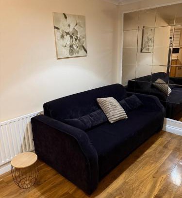East Wickham House | Cozy Two Bedroom in Welling