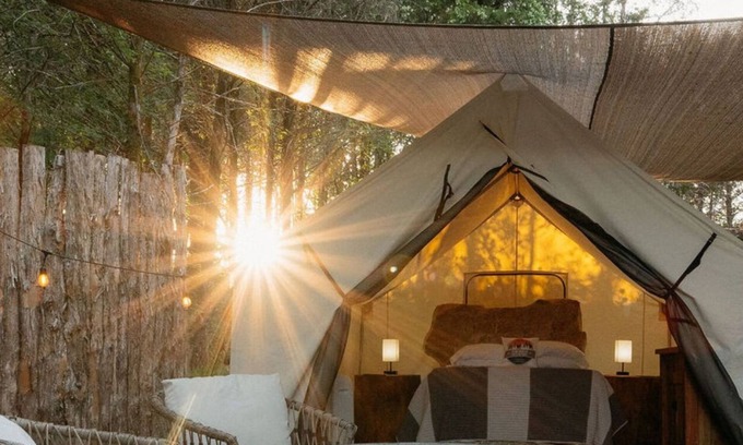 Branson House | Cozy Unique Glamping, Bedrock Ozark Mountain Adventure