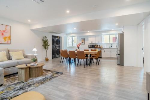 Downtown Los Angeles House | Cozy Urban Retreat near Downtown LA & USC - Private room with shared Living room and kitchen