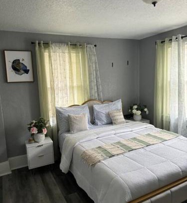 Decatur House | Cozy