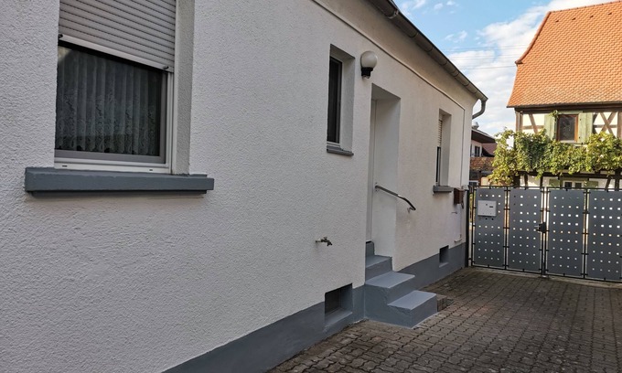 Neustadt-Geinsheim Apartment | Cozy vacation apartment centrally located not for companies and craftsmen