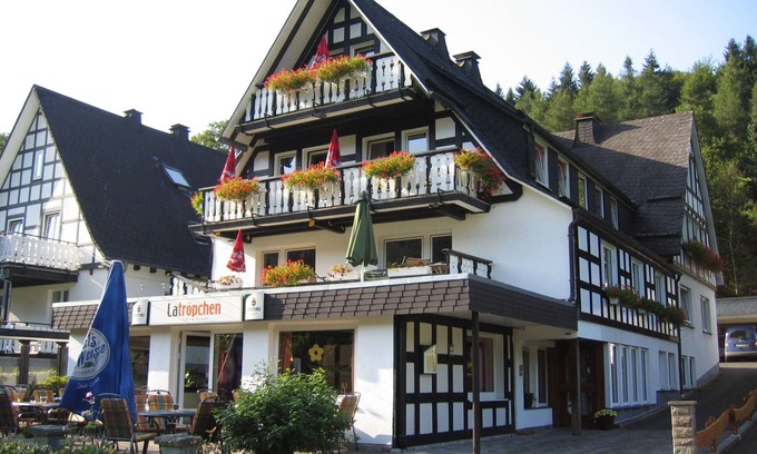 Schmallenberg Condo | Cozy vacation home for 12 people (4 bedrooms) in the middle of the hiking area