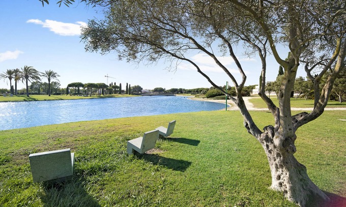 Rota House | Cozy Vacation Home “Casa Costa Ballena Dahlia” Close to the Beach with Wi-Fi, Pool