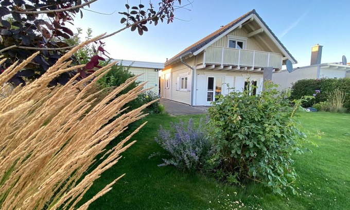 Lobnitz House | Cozy vacation home on the beautiful Mühlfeldsee with private beach, sauna and fireplace