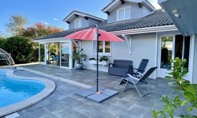 Le Porge House | Cozy vacation home with beautiful pool, terrace and garden