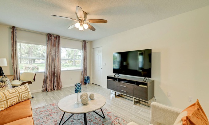 Fort Pierce Villa | Cozy Villa #4, 3 minutes from Downtown & 10 minutes to the Beach