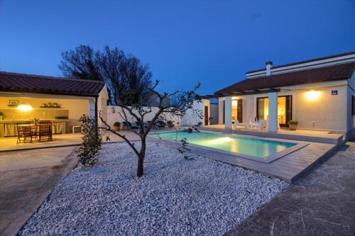 Liznjan Villa | Cozy villa Nina with private pool near Pula, 2km from the beach
