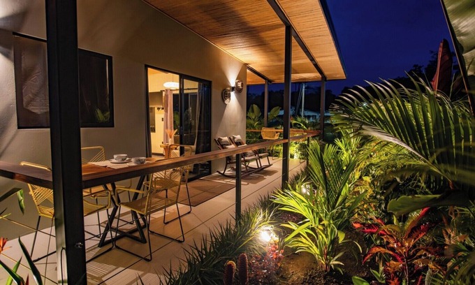La Fortuna Villa | Cozy villa with Jacuzzi, AC, 5 min from La Fortuna's main park. Villa Bogota