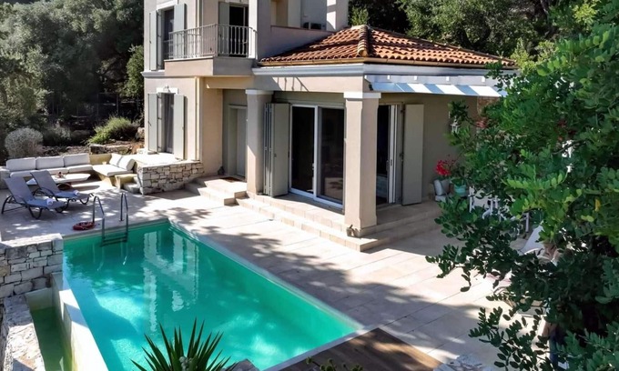 Katsimatika Villa | Cozy Villa with Pool next to the beach in Paxos.