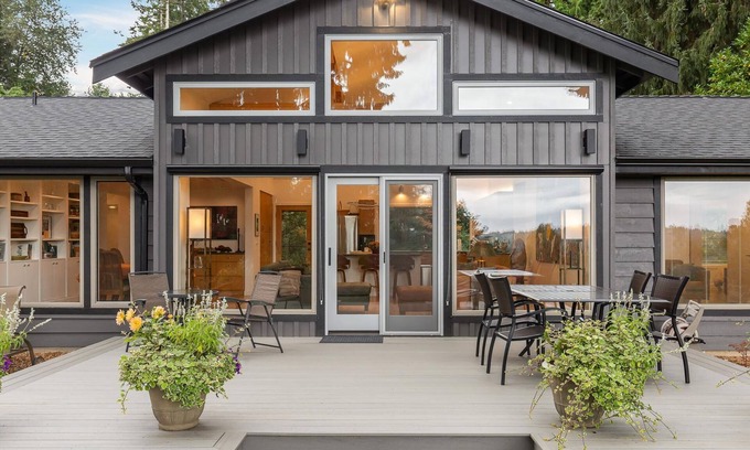 West Ridge House | Cozy Vino Valley Vista Home with views & parking BY Betterstay
