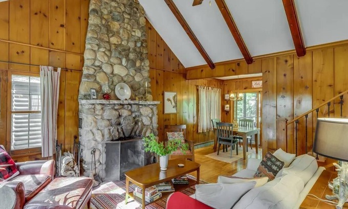 Michiana Shores Cottage | Cozy Vintage Michiana Shores Cottage w/Fireplace, Firepit, & Screened-in Porch
