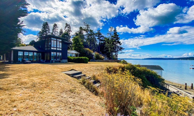 Langley House | Cozy Waterfront Beach House Near Baby Island! New to VRBO!