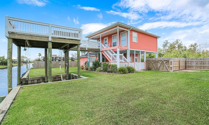 Lake Charles House | Cozy Waterfront home with canal access to Calcasieu Lake