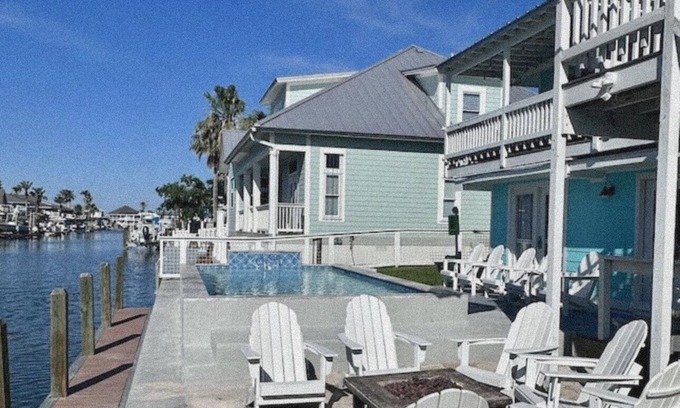 Key Allegro House | Cozy Waterfront Paradise- New Pool, Firepit, massage chair, 100yd to Little Bay