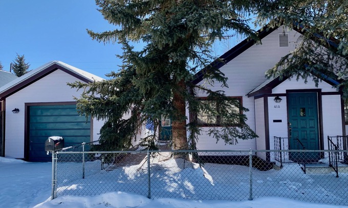 Leadville House | Cozy yet Modern SF home, Your Colorado Mountain Basecamp Getaway!