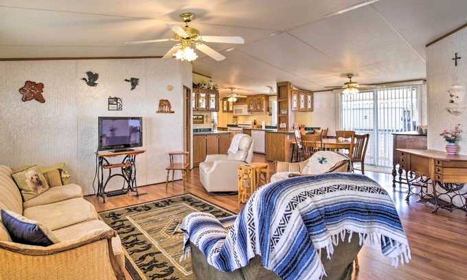 The Foothills Cottage | Cozy Yuma Retreat w/Furnished Patio & Grill!