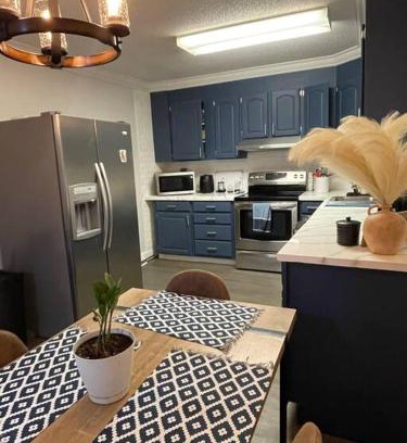 Lexington Apartment | Cozy1King1Queen/1.5bth2min Frm UpTown