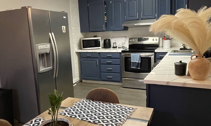 Lexington Condo | Cozy1King1Queen1.5bth2min Frm UpTown