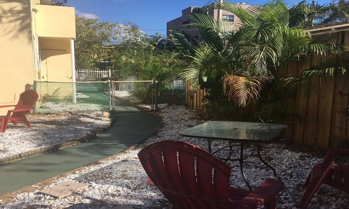 Northeast Miami Apartment | Cozy2 Short/Long Term Vacation Apartment
