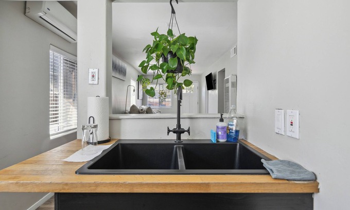 Logan Heights Apartment | Cozy3-bedroom apartment with WiFi, AC in lovely San Diego Downstairs.