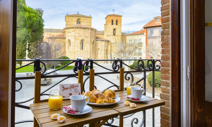Avila Apartment | Cozyapt1min to Avila's Alcazar πΆ3 min to Downtown πΆ1h Madrid,segovia πππ
