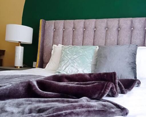 Kajang Apartment | Cozyhome Unique Colourblock Homestay Kajang