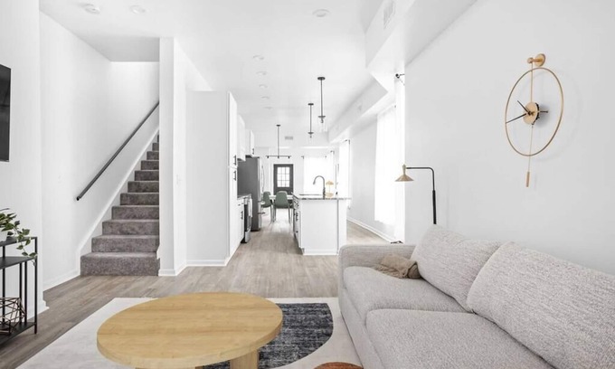 Holy Cross House | CozySuites 3BR Arsenal Heights Indy