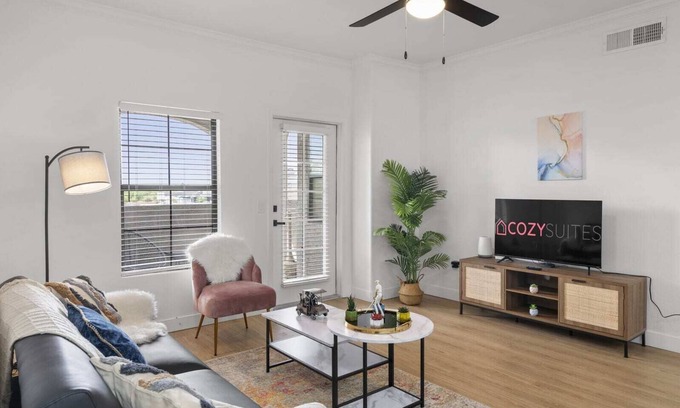 Chandler Apartment | CozySuites Chandler with 2 pools, jacuzzi, arcade! 06