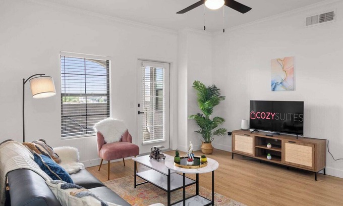 Chandler Apartment | CozySuites Chandler with 2 pools, jacuzzi, arcade! 07
