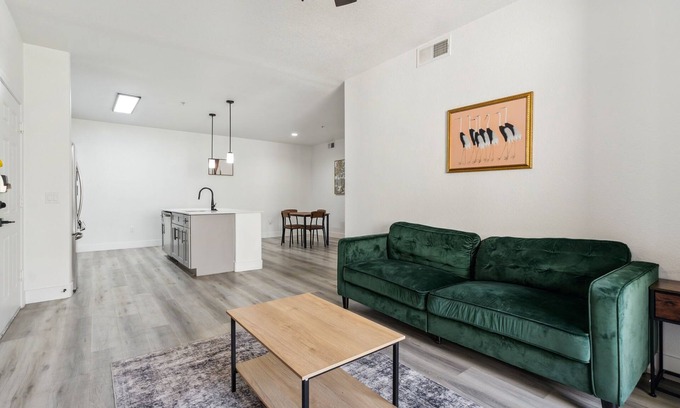 Glendale Sports and Entertainment District Apartment | CozySuites Glendale - Westgate with pool! 06