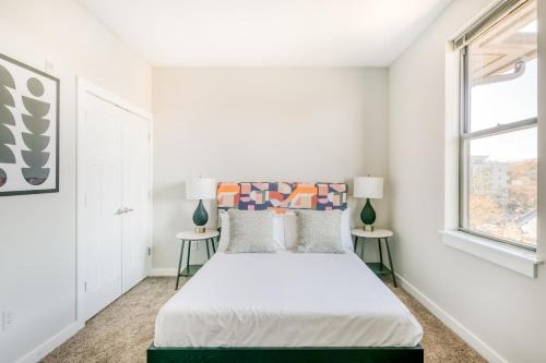 Music Row Apartment | CozySuites MusicRow Classy 1BR w free parking 61