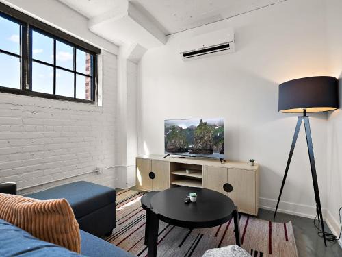 Warehouse District Apartment | CozySuites NLG - Modern studio condo #26