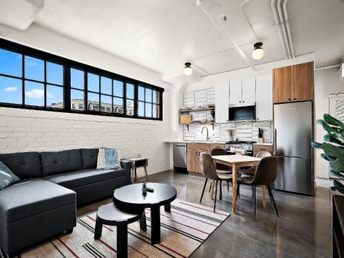 Warehouse District Apartment | CozySuites NLG - Modern 2BR condo #11