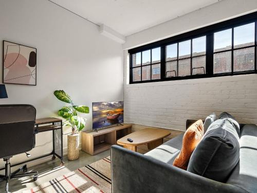 Downtown East Apartment | CozySuites NLG - Modern studio condo #22