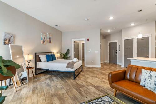 Mile Square Apartment | CozySuites - Penrose On Mass with pool and parking#10