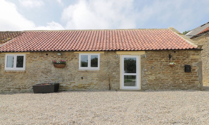 Hackness Cottage | CRABTREE COTTAGE, pet friendly, character holiday cottage in Scalby