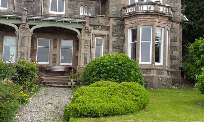 Kilcreggan House | Cragowlet House East - B-listed Grand Victorian property (1200 sq. ft)