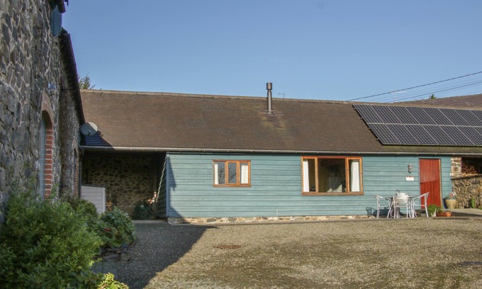 Shelve Cottage | CRANBERRY COTTAGE, pet friendly, with open fire in Bishop's Castle